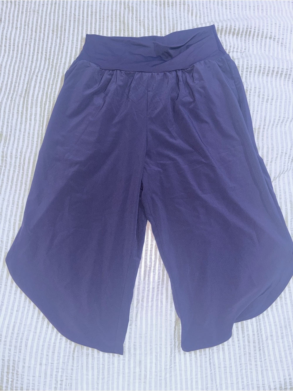 Halara Breezeful High Waisted Tummy Control Split Hem Quick Dry Resort Pants